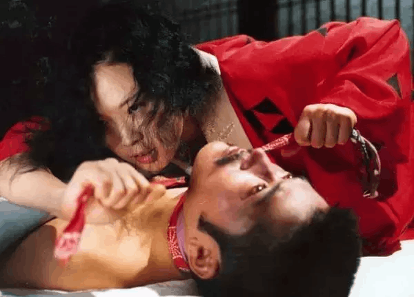 关于床戏的最新探讨与探讨涉黄问题的警示(正式风格)