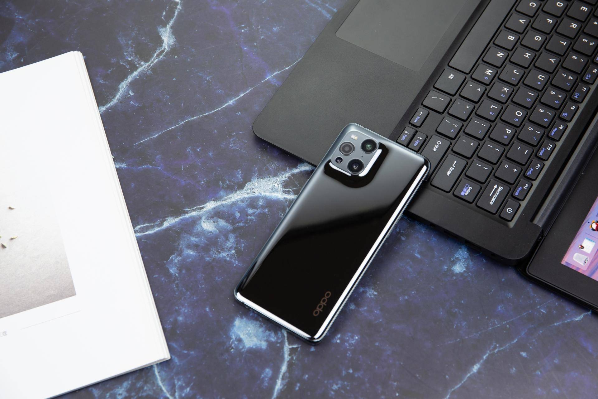 OPPO最新款手机,小巷深处的惊喜发现