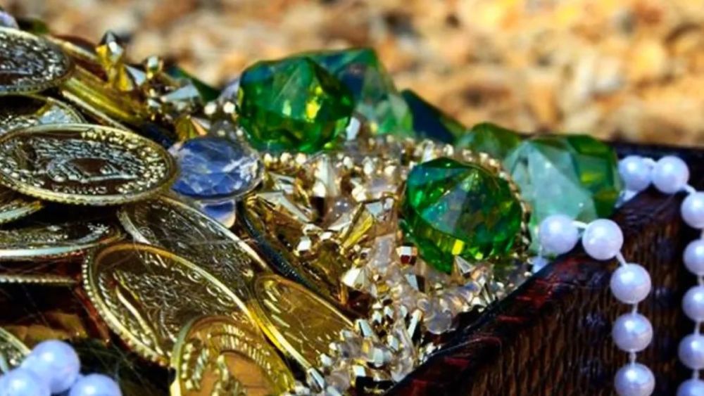 小巷隐秘宝藏,最新款珠宝图片大放送