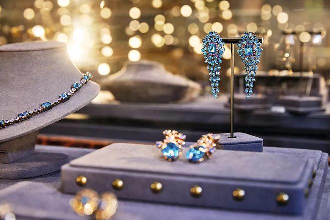 小巷隐秘宝藏,最新款珠宝图片大放送