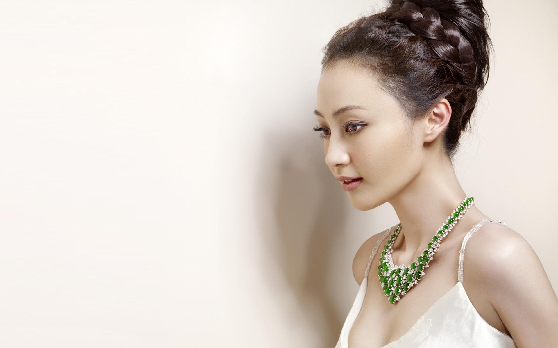 四不像正版资料2024年,策略规划_YCF81.220桌面款