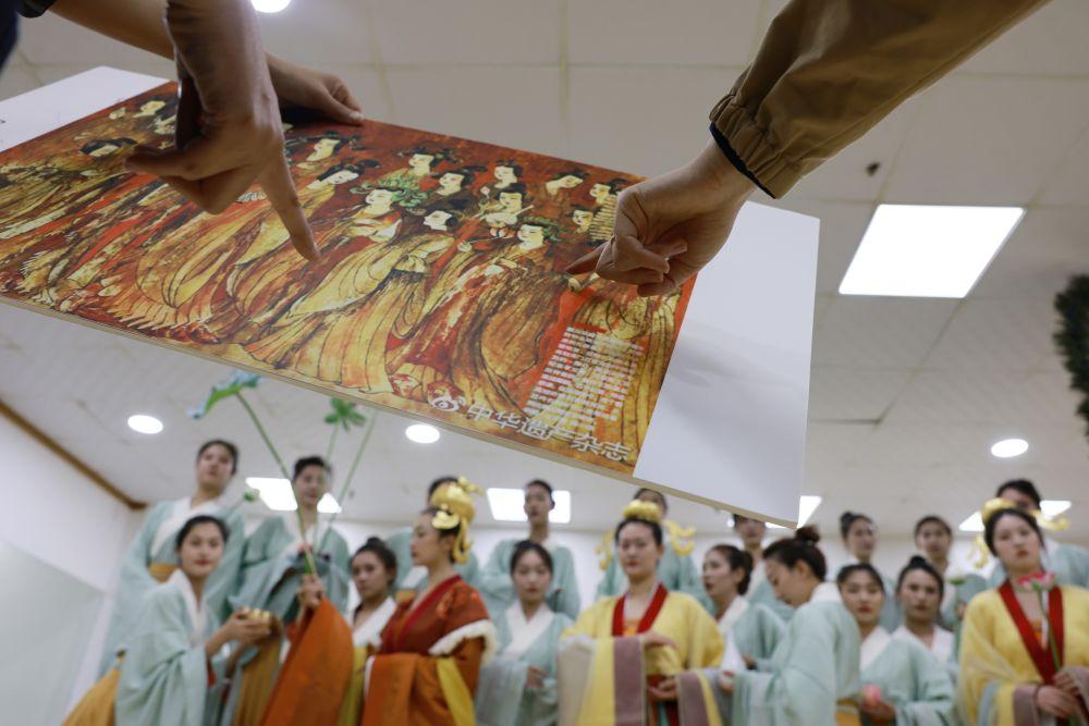 重生文新篇章，小巷中的隐藏瑰宝，探寻重生故事新篇章