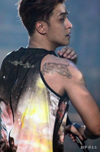 内马尔最新纹身,时代印记与绿茵场上的独特风尚