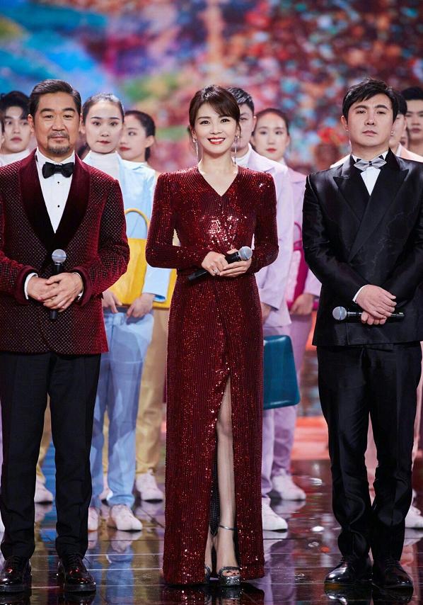 刘涛最新照片展现魅力依旧,时尚风采依旧迷人