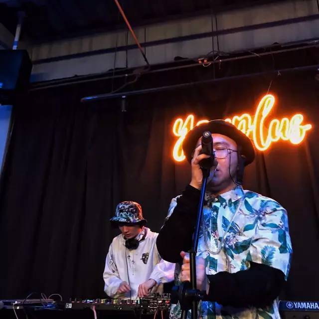 Hip-hop盛宴揭秘,Hip Hop Man的互动细节与秘密小巷之旅!