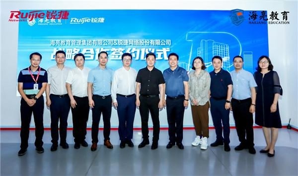 新澳门11947,深入探讨方案策略_灵活版58.887