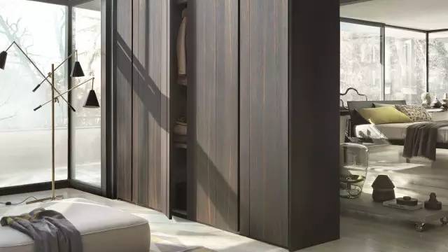 科技重塑家居美学，最新智能衣柜样式，开启智能生活新纪元