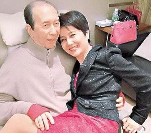 新澳门精准四肖期期中特公开一,快速解答方案实践_优雅版4.454