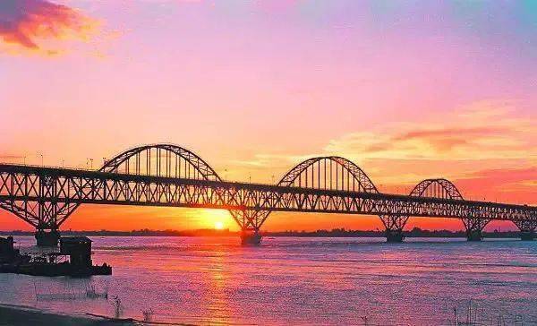 中泰桥梁重组最新消息,中泰桥梁重组最新消息分析，机遇与挑战并存