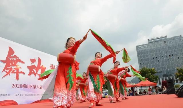 最新扇子舞广场舞盛宴,领略风尚舞步,共享欢乐时光