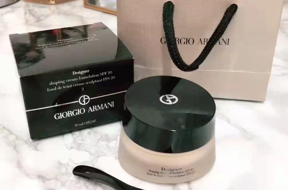 阿玛尼最新款粉底液测评揭秘,无瑕美肌的神器!