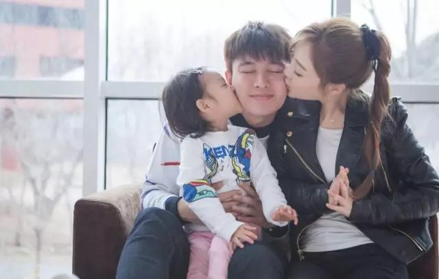 甜馨搞笑视频新款探秘,小巷中的欢乐宝藏