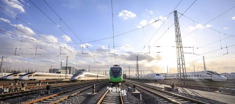 探秘运三高铁最新设计图纸，小巷中的高铁设计奥秘与隐藏小店揭秘