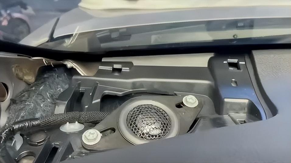 最新款凯美瑞,解答配置方案_户外版94.559