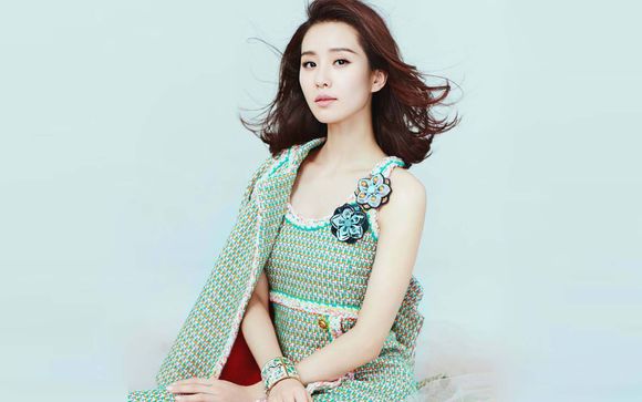 杨颖最新照片,实证数据分析_显示版94.211