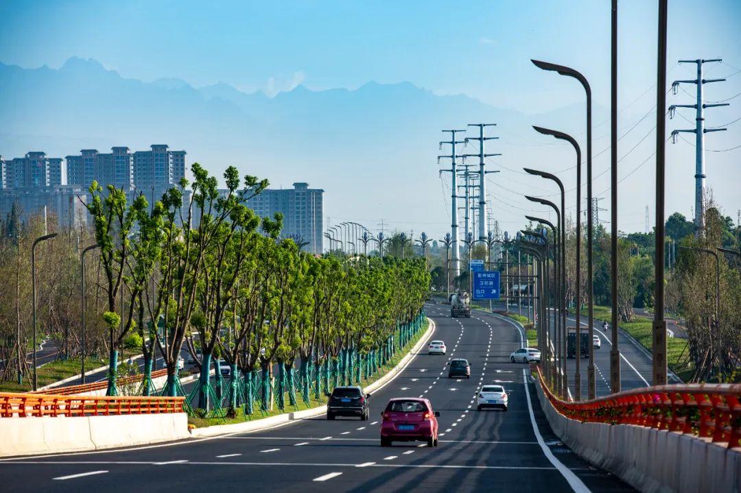 铁路改革重塑交通动脉，推动国家发展新征程