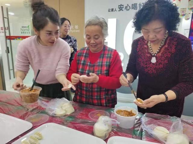 老鼠最新出装，游戏中的温情陪伴与策略选择