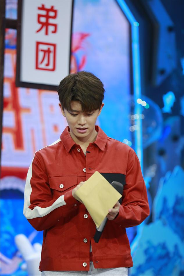 兄弟科技最新动态，小巷美食探险揭秘隐藏宝藏！