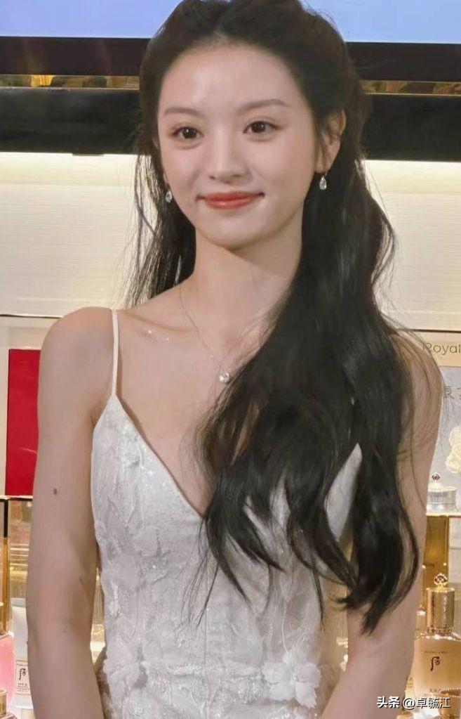 最新迪士尼电影,最新迪士尼电影,探索自然美景的鼓舞之旅