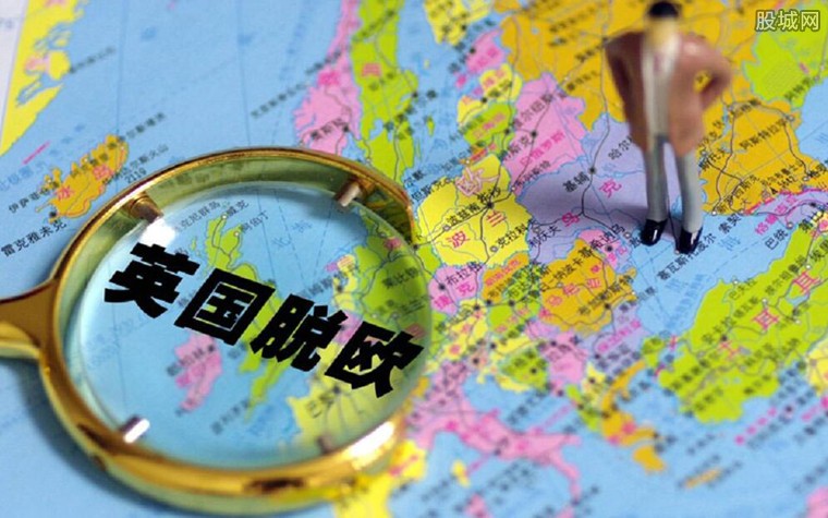 英国脱欧最新动态与小巷中的意外邂逅