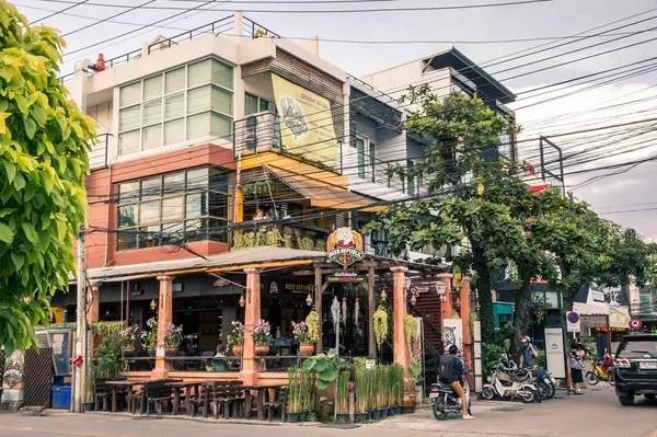 康定最新路况与小巷中的惊喜小店探秘