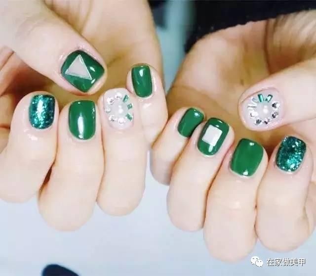 最新美甲图片2017，展现变化之美，自信之光点亮指尖艺术之旅