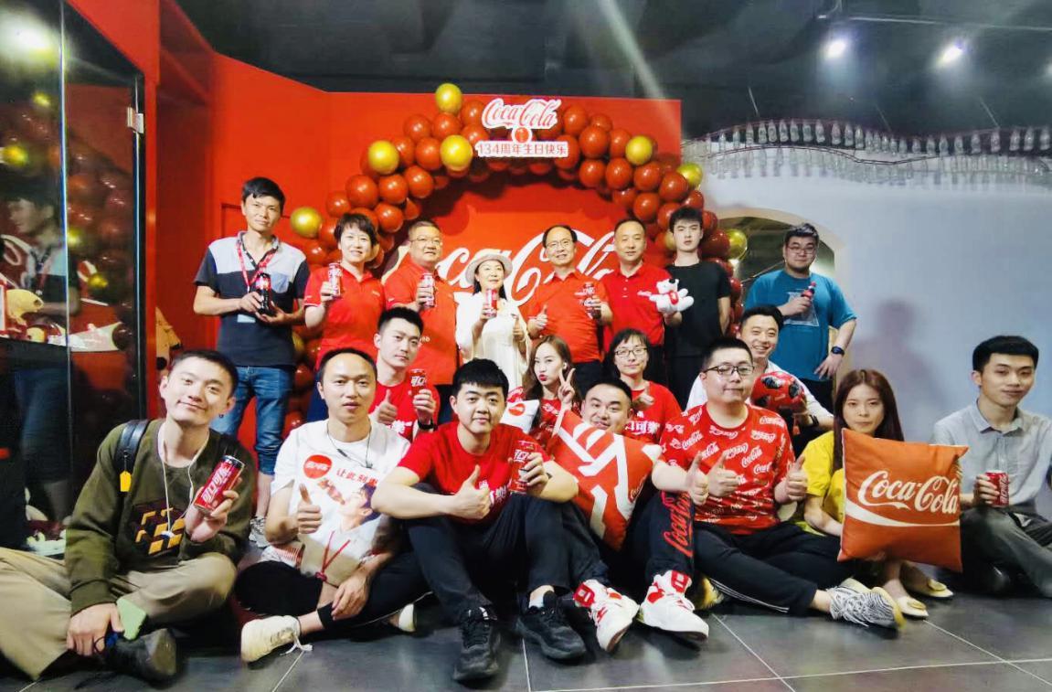 可口可乐最新代言人，变化的力量与自信的成就展现新风采