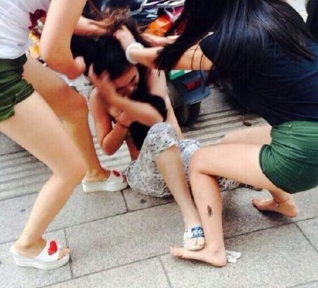 女生群殴事件深度追踪与观点阐述,探究背后的原因与影响