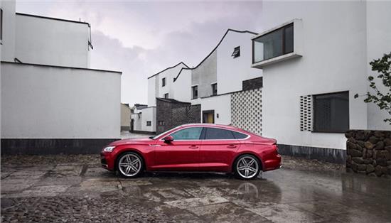 奥迪新A5即将上市,探寻独特小店,小巷中的美食之旅!