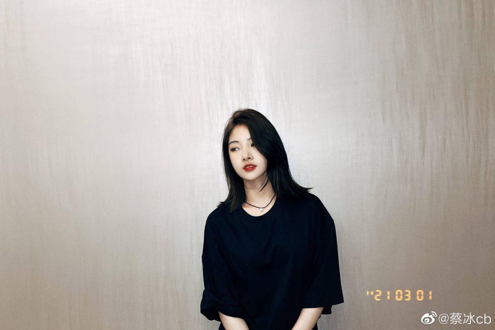 宋茜韩国综艺新亮相,魅力四射,惊艳全场!