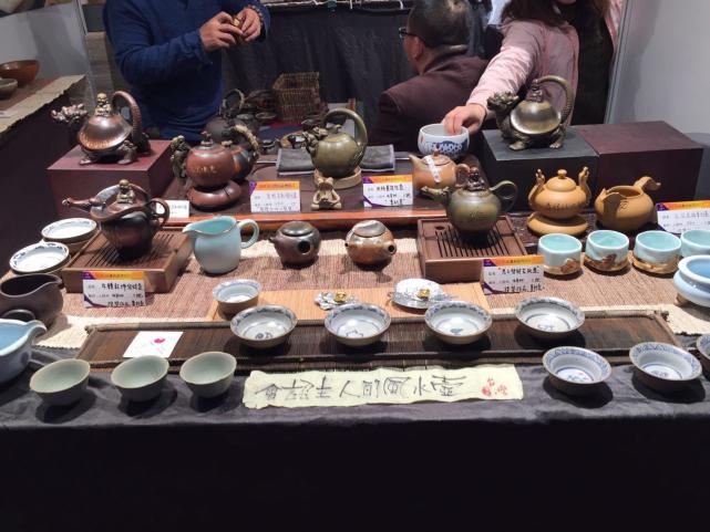 茶艺表演比赛中的高科技产品展示与竞技风采