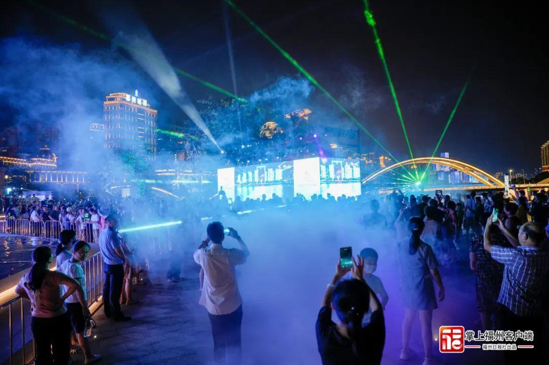 最新英语新闻,励志之旅——拥抱变化,自信闪耀,学习之路的探秘