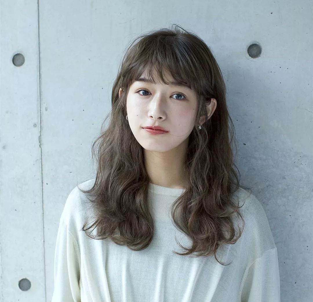 科技卷发神器引领魅力生活新篇章，最新款卷发风潮来袭