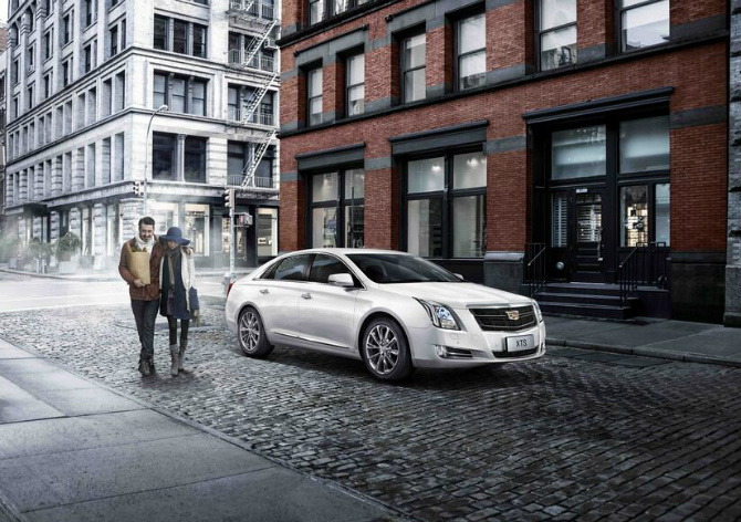 最新款凯迪拉克,自信闪耀的励志之旅,一路前行展风采