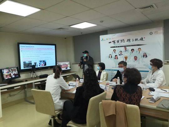 美国新冠疫情最新动态,小城抗疫日常与奇妙友情的见证