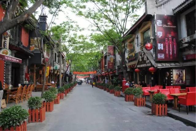 西安最新楼盘探秘,巷弄深处的独特风情小店揭秘