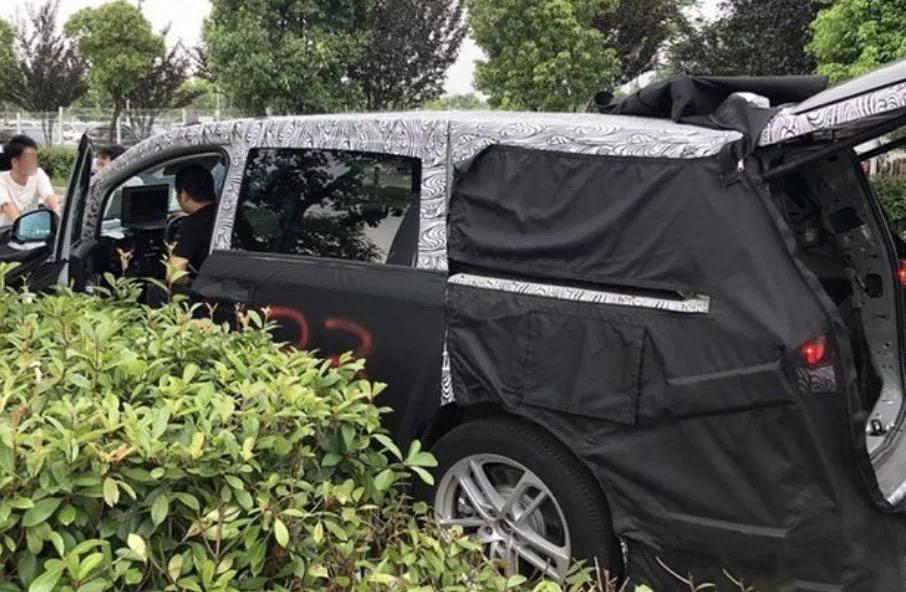 最新款MPV,驶向自然的探索之旅,内心平和之旅的启程车