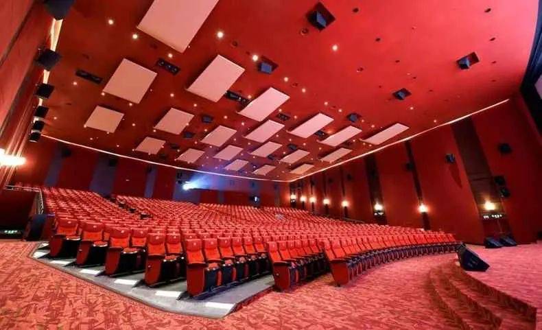 电影院最新大片,变化与自信的励志之旅