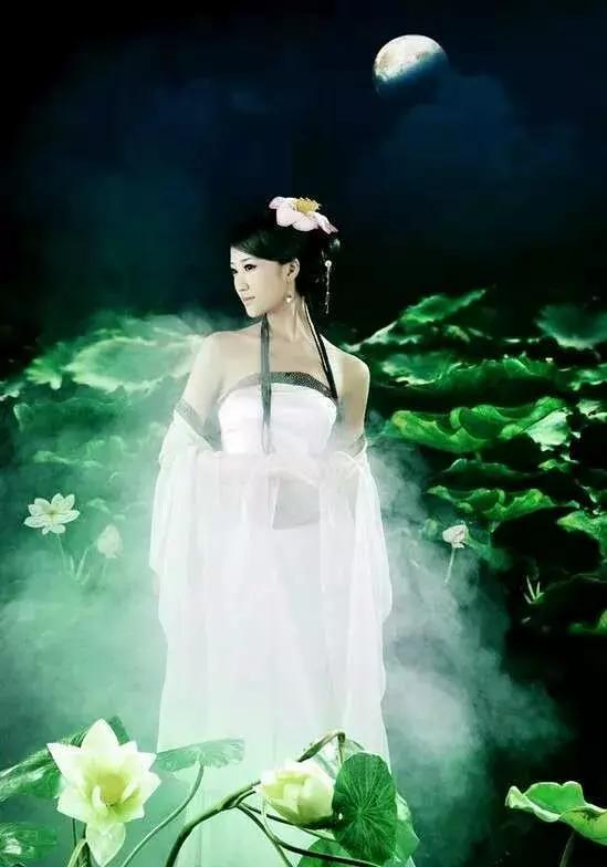 墨上轻轻亲最新章节,时代情缘的细腻描绘与深情展现