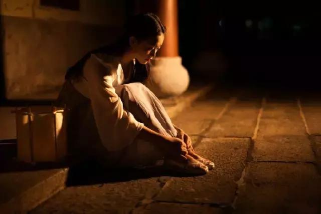 墨上轻轻亲最新章节,时代情缘的细腻描绘与深情展现